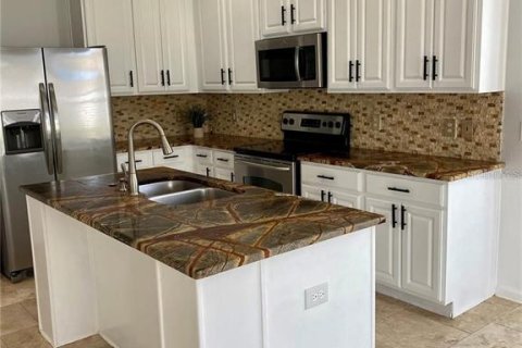 Снять в аренду виллу или дом в Уэсли-Чепел, Флорида 3 комнаты, 233.56м2, № 1815657 - фото 4