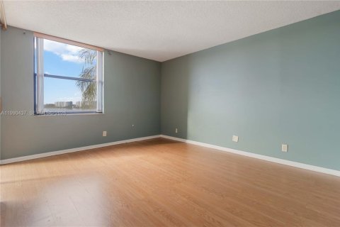 Copropriété à louer à Oakland Park, Floride: 2 chambres, 85.47 m2 № 2056794 - photo 9