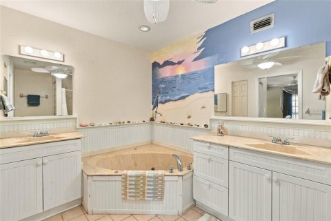 Casa en venta en Punta Gorda, Florida, 6 dormitorios, 247.49 m2 № 2385823 - foto 18