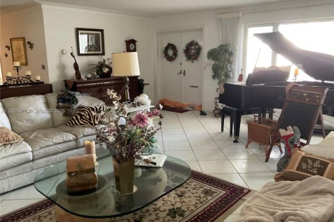 Villa ou maison à vendre à Fort Lauderdale, Floride: 3 chambres, 213.49 m2 № 1995774 - photo 8