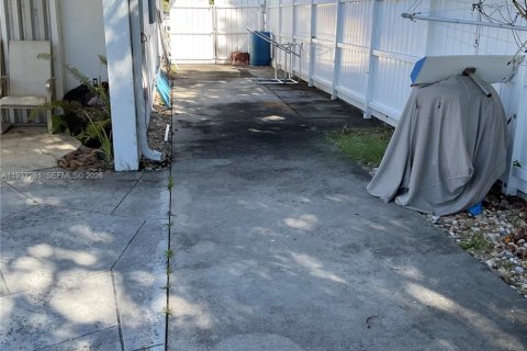 Villa ou maison à vendre à Fort Lauderdale, Floride: 3 chambres, 213.49 m2 № 1995774 - photo 7