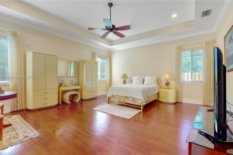 Villa ou maison à vendre à Miami, Floride: 4 chambres, 320.7 m2 № 1970831 - photo 24
