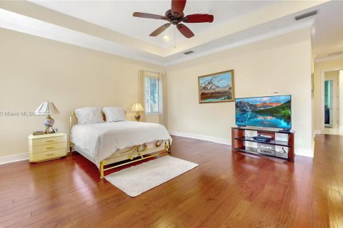 Villa ou maison à vendre à Miami, Floride: 4 chambres, 320.7 m2 № 1970831 - photo 25