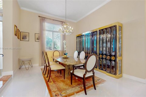 Villa ou maison à vendre à Miami, Floride: 4 chambres, 320.7 m2 № 1970831 - photo 18