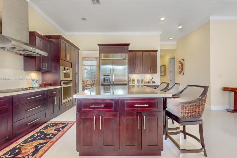 Villa ou maison à vendre à Miami, Floride: 4 chambres, 320.7 m2 № 1970831 - photo 12