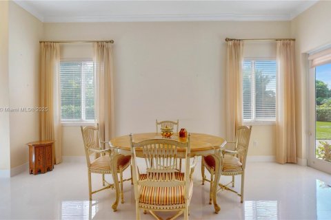 Villa ou maison à vendre à Miami, Floride: 4 chambres, 320.7 m2 № 1970831 - photo 22