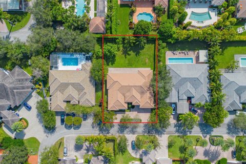 Villa ou maison à vendre à Miami, Floride: 4 chambres, 320.7 m2 № 1970831 - photo 3