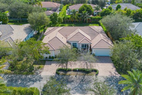 Villa ou maison à vendre à Miami, Floride: 4 chambres, 320.7 m2 № 1970831 - photo 4