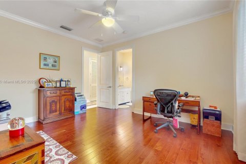 Villa ou maison à vendre à Miami, Floride: 4 chambres, 320.7 m2 № 1970831 - photo 30