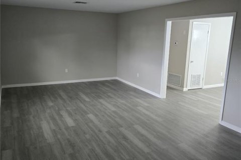 House in Tavares, Florida 3 bedrooms, 127.93 sq.m. № 1817911 - photo 3
