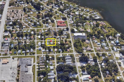 House in Englewood, Florida 2 bedrooms, 98.85 sq.m. № 1889676 - photo 1