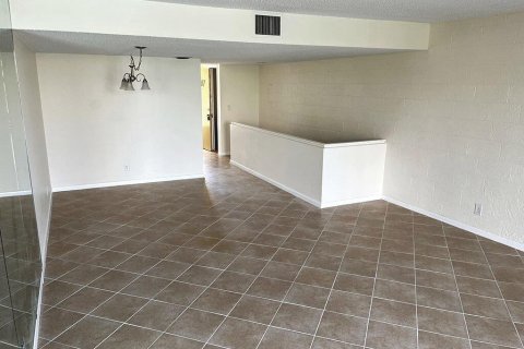 Copropriété à louer à West Palm Beach, Floride: 2 chambres, 99.22 m2 № 2191385 - photo 3