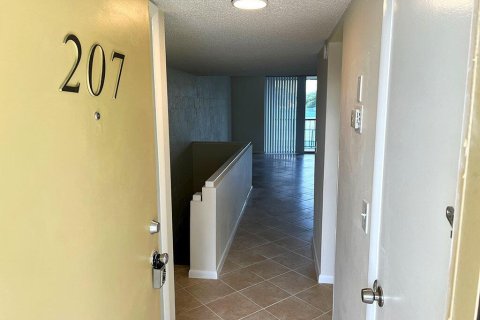 Condo à West Palm Beach, Floride, 2 chambres  № 2191385