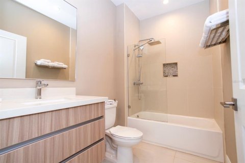 Touwnhouse à vendre à Kissimmee, Floride: 4 chambres, 218.88 m2 № 1302841 - photo 11