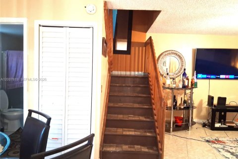 Townhouse in Pembroke Park, Florida 3 bedrooms, 122.07 sq.m. № 2074859 - photo 5