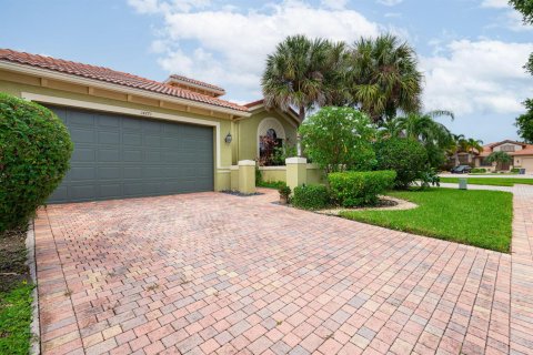 Villa ou maison à vendre à Delray Beach, Floride: 3 chambres, 194.17 m2 № 2405847 - photo 3