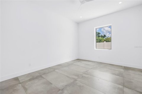 Casa en alquiler en Sarasota, Florida, 6 dormitorios, 341.6 m2 № 1917053 - foto 15