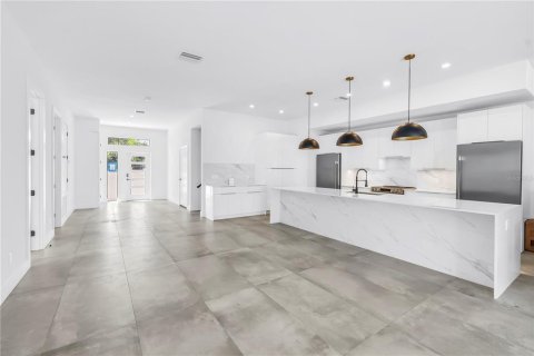 Casa en alquiler en Sarasota, Florida, 6 dormitorios, 341.6 m2 № 1917053 - foto 13