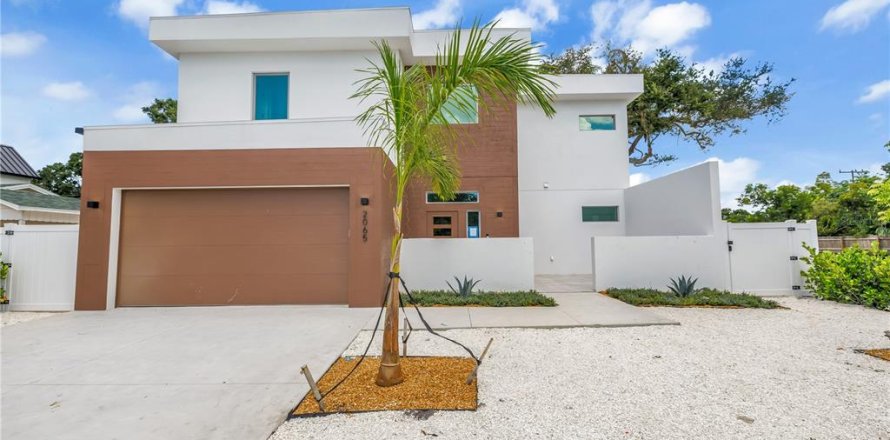 Casa en Sarasota, Florida 6 dormitorios, 341.6 m2 № 1917053