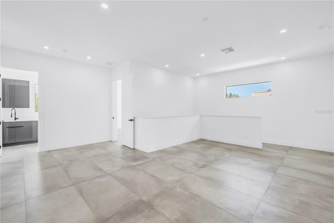 Casa en alquiler en Sarasota, Florida, 6 dormitorios, 341.6 m2 № 1917053 - foto 25