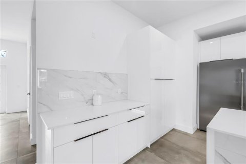 Casa en alquiler en Sarasota, Florida, 6 dormitorios, 341.6 m2 № 1917053 - foto 9