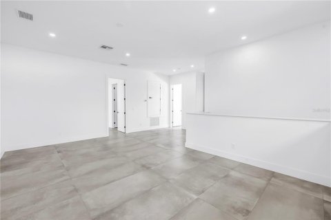 Casa en alquiler en Sarasota, Florida, 6 dormitorios, 341.6 m2 № 1917053 - foto 24