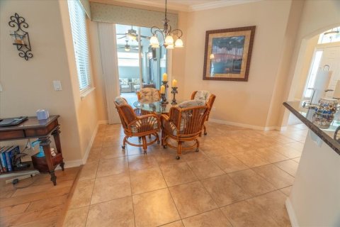 House in Auburndale, Florida 3 bedrooms, 205.5 sq.m. № 1857813 - photo 6