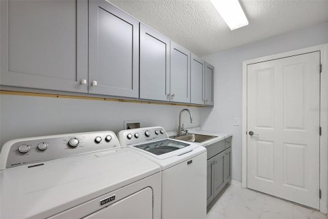 House in The Villages, Florida 3 bedrooms, 188.03 sq.m. № 1784746 - photo 19