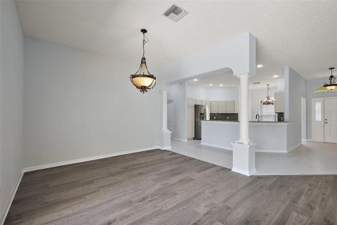House in The Villages, Florida 3 bedrooms, 188.03 sq.m. № 1784746 - photo 4