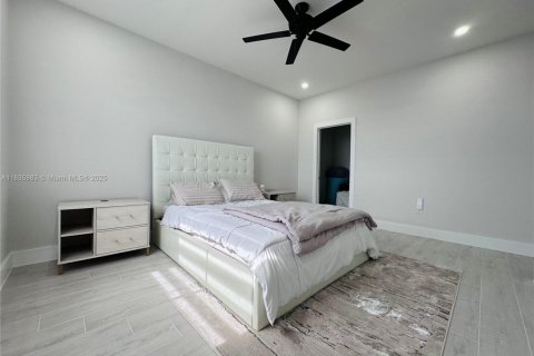House in Homestead, Florida 5 bedrooms, 328.13 sq.m. № 1820116 - photo 29