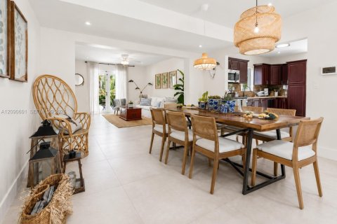 Villa ou maison à Miami, Floride 4 chambres, 161.46 m2 № 2367702