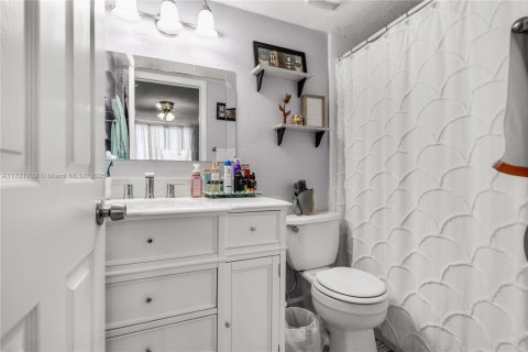 Condominio en venta en Hialeah, Florida, 3 dormitorios, 111.76 m2 № 1874537 - foto 22