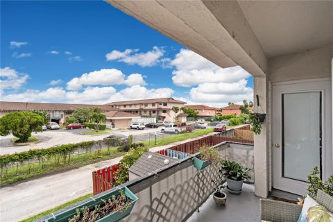 Condominio en venta en Hialeah, Florida, 3 dormitorios, 111.76 m2 № 1874537 - foto 23
