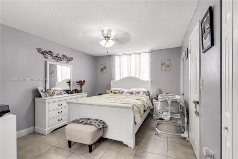 Condominio en venta en Hialeah, Florida, 3 dormitorios, 111.76 m2 № 1874537 - foto 21