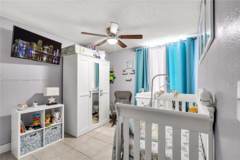 Condominio en venta en Hialeah, Florida, 3 dormitorios, 111.76 m2 № 1874537 - foto 19