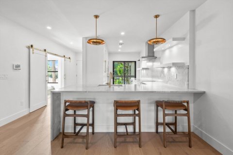Condo in Wellington, Florida, 3 bedrooms № 2250633 - photo 5