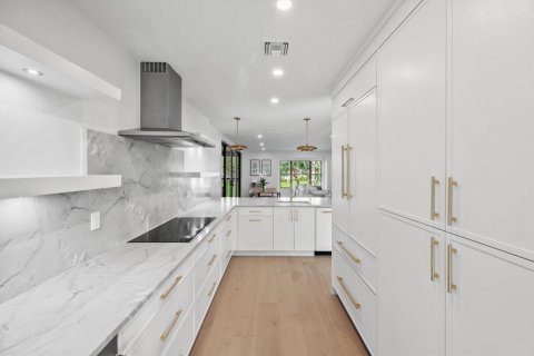 Condo in Wellington, Florida, 3 bedrooms № 2250633 - photo 7