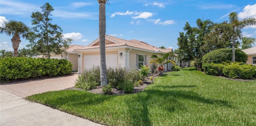 House in Venice, Florida 2 bedrooms, 143.16 sq.m. № 1787601