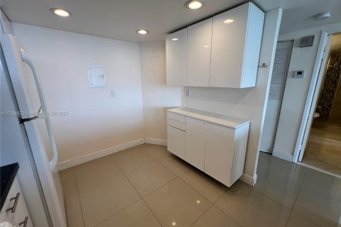 Condominio en venta en Miami, Florida, 1 dormitorio, 74.41 m2 № 1863198 - foto 6