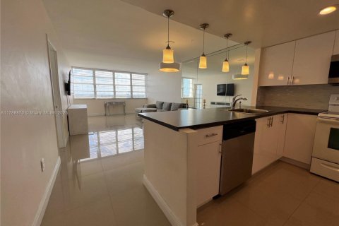 Condominio en venta en Miami, Florida, 1 dormitorio, 74.41 m2 № 1863198 - foto 1