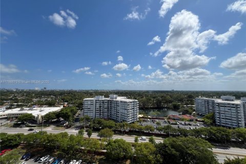 Condominio en venta en Miami, Florida, 1 dormitorio, 74.41 m2 № 1863198 - foto 11