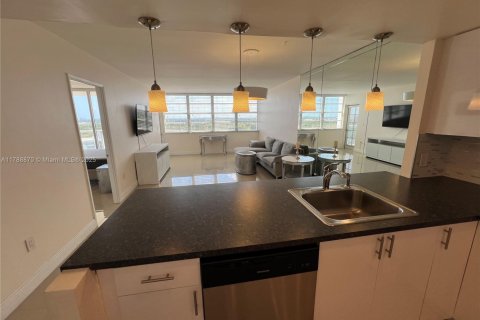 Condominio en venta en Miami, Florida, 1 dormitorio, 74.41 m2 № 1863198 - foto 4