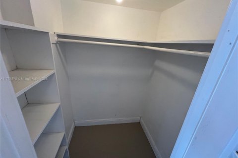 Condominio en venta en Miami, Florida, 1 dormitorio, 74.41 m2 № 1863198 - foto 19