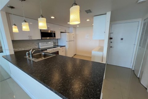 Condominio en venta en Miami, Florida, 1 dormitorio, 74.41 m2 № 1863198 - foto 3