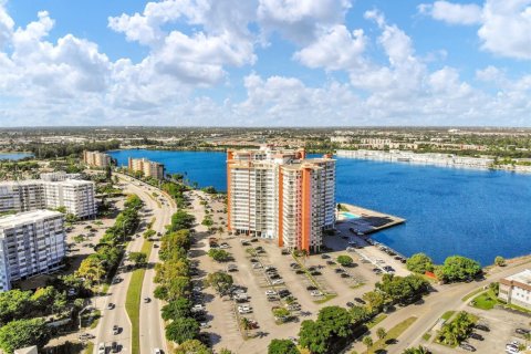 Condominio en venta en Miami, Florida, 1 dormitorio, 74.41 m2 № 1863198 - foto 25