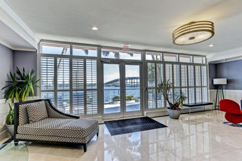Condo in Riviera Beach, Florida, 2 bedrooms № 2081786 - photo 30