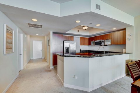 Condo in Riviera Beach, Florida, 2 bedrooms № 2081786 - photo 9