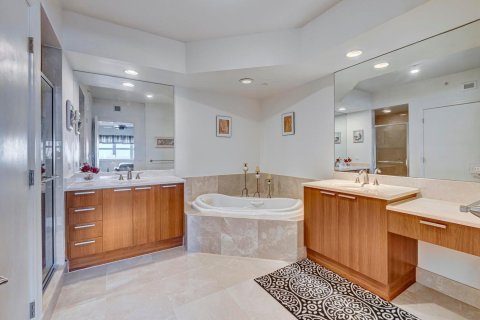 Condo in Riviera Beach, Florida, 2 bedrooms № 2081786 - photo 22