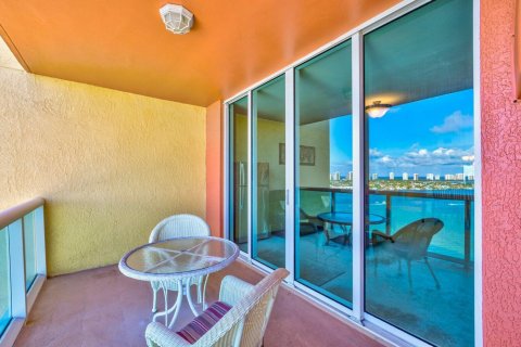Condo in Riviera Beach, Florida, 2 bedrooms № 2081786 - photo 8