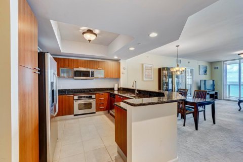 Condo in Riviera Beach, Florida, 2 bedrooms № 2081786 - photo 10